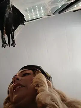 madelaine- online show from 27, 10, 2025