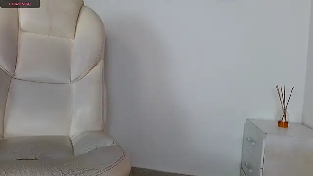 Snapshot of tonibelmont chatting on 8, 3, 2025 tonibelmont online show from 8, 3, 2025