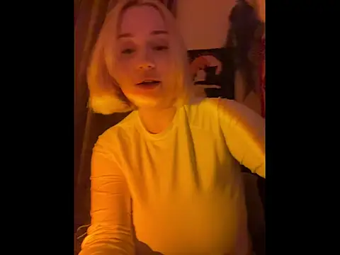 DaisyBooom online show from 23, 3, 2026