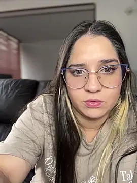 Snapshot of valentina_jonnes1 chatting on 16, 3, 2025 valentina jonnes1 online show from 16, 3, 2025