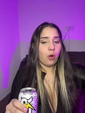 Snapshot of valentina_jonnes1 chatting on 5, 10, 2025 valentina jonnes1 online show from 5, 10, 2025