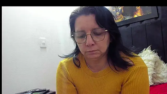 Evaaross 2345 online show from 18, 11, 2025