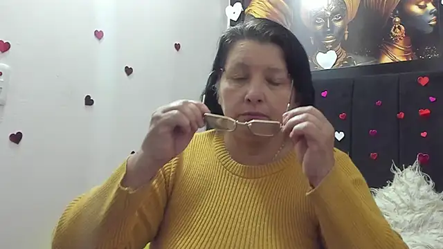 Evaaross 2345 online show from 14, 4, 2026