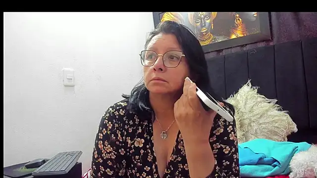 Evaaross 2345 online show from 10, 11, 2025