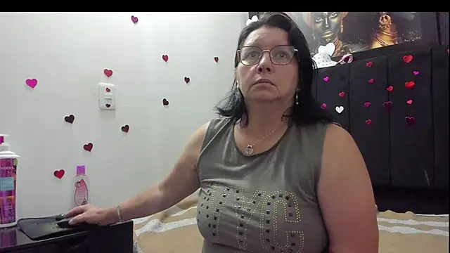 Evaaross 2345 online show from 22, 2, 2026