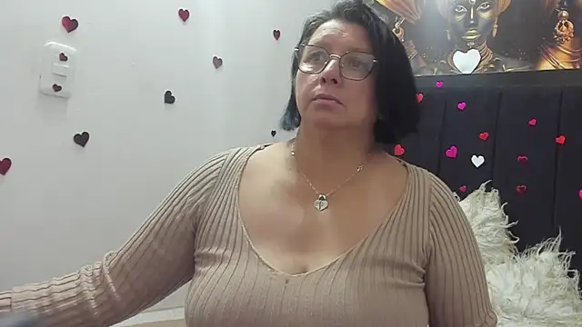 Evaaross 2345 online show from 18, 4, 2026