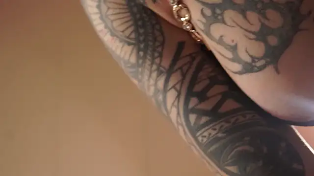 AliceShazaham  online show from 2, 4, 2026