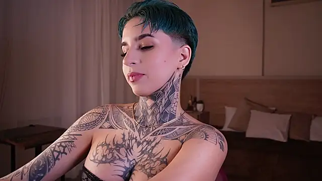 AliceShazaham  online show from 2, 2, 2025