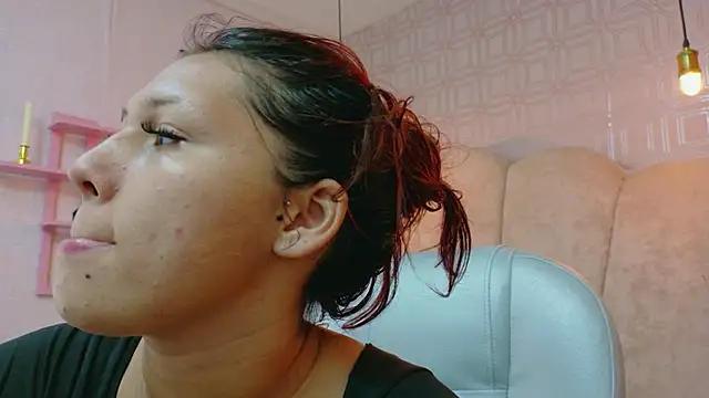 Annyeli online show from 10, 11, 2025