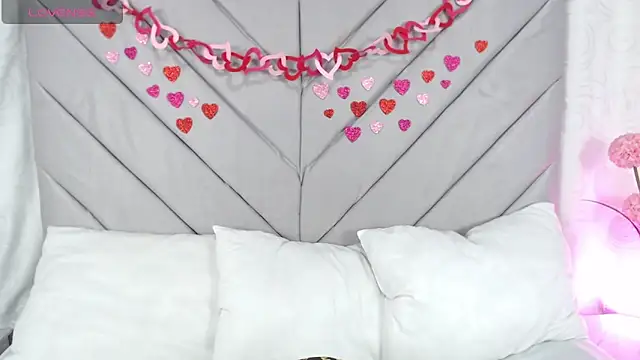 AnnaQueen  online show from 24, 2, 2025