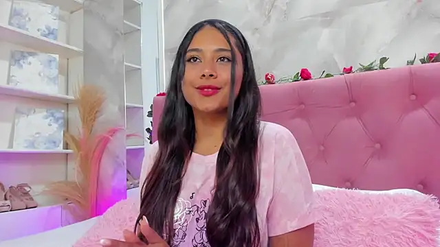 AnnaQueen  online show from 15, 9, 2025