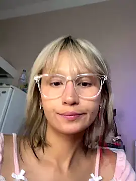Snapshot of bigbabykiki chatting on 10, 9, 2025 bigbabykiki online show from 10, 9, 2025