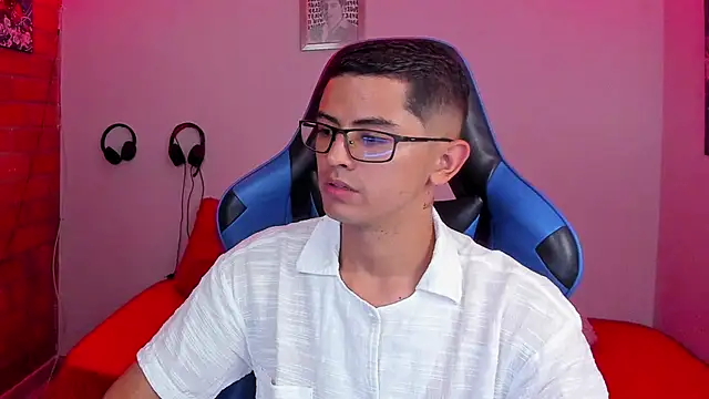 Snapshot of Ethan_Sai___ chatting on 15, 10, 2025 Ethan Sai online show from 15, 10, 2025