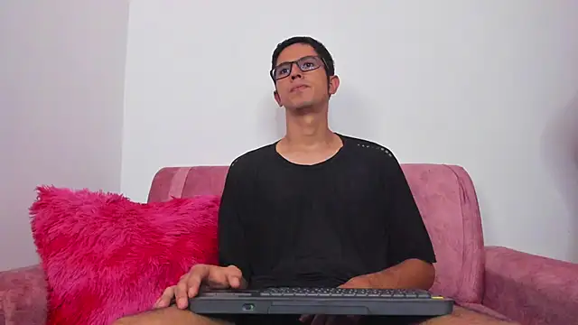 Snapshot of Ethan_Sai___ chatting on 14, 12, 2024 Ethan Sai online show from 14, 12, 2024