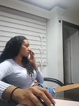 cute mia23 online show from 28, 1, 2025