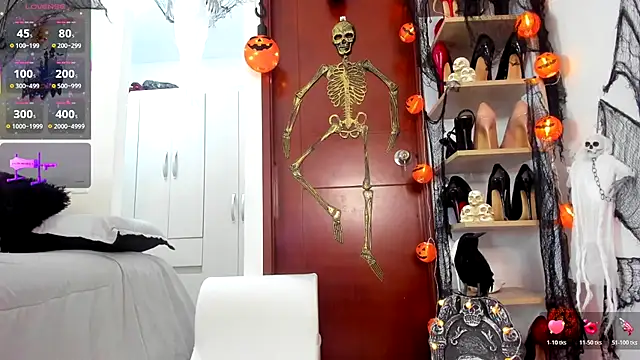 SophieBaker   online show from 27, 10, 2025