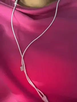  riyaahahaha  online show from 5, 4, 2026