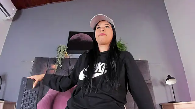 DulceAurora   online show from 28, 11, 2025