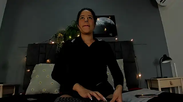 DulceAurora   online show from 30, 10, 2025