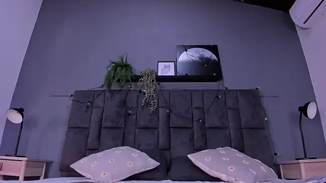 DulceAurora   online show from 11, 11, 2025