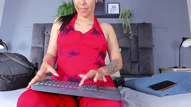 DulceAurora   online show from 4, 6, 2026