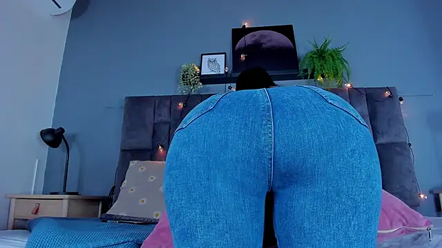 DulceAurora   online show from 10, 3, 2026