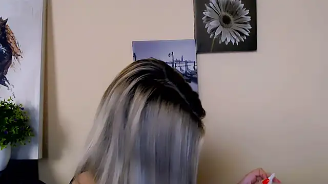  Nicole new online show from 17, 6, 2026
