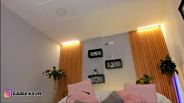 Snapshot of Aixaa_charles chatting on 22, 10, 2025 Aixaa charles online show from 22, 10, 2025