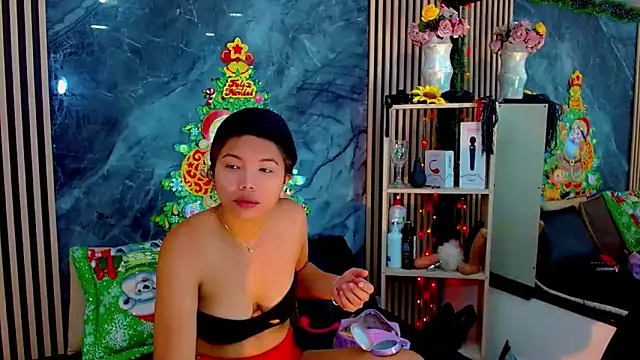 Snapshot of Isalombardi chatting on 18, 12, 2025 Isalombardi online show from 18, 12, 2025