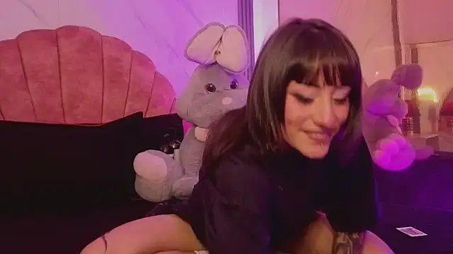 Layla Cullen online show from 6, 11, 2025