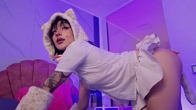 Layla Cullen online show from 18, 10, 2025