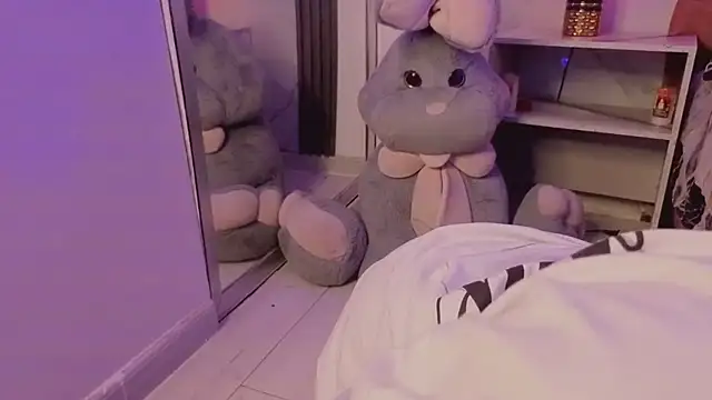 Layla Cullen online show from 11, 11, 2025