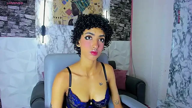 Snapshot of Queen_Cuarxxo chatting on 18, 7, 2026 Queen Cuarxxo online show from 18, 7, 2026