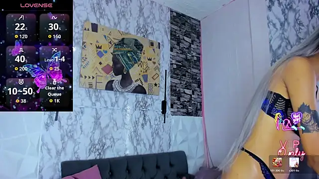 Snapshot of Queen_Cuarxxo chatting on 7, 7, 2026 Queen Cuarxxo online show from 7, 7, 2026