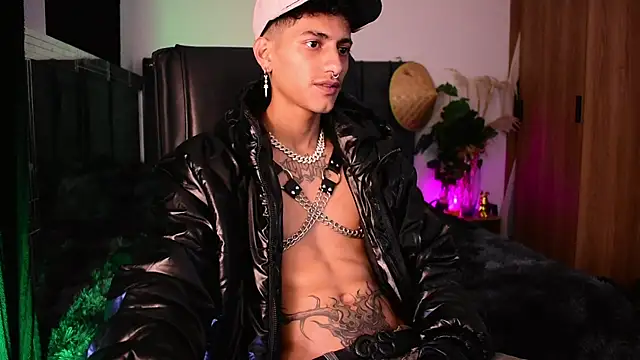 Snapshot of DemonKush-- chatting on 8, 6, 2026 DemonKush-- online show from 8, 6, 2026