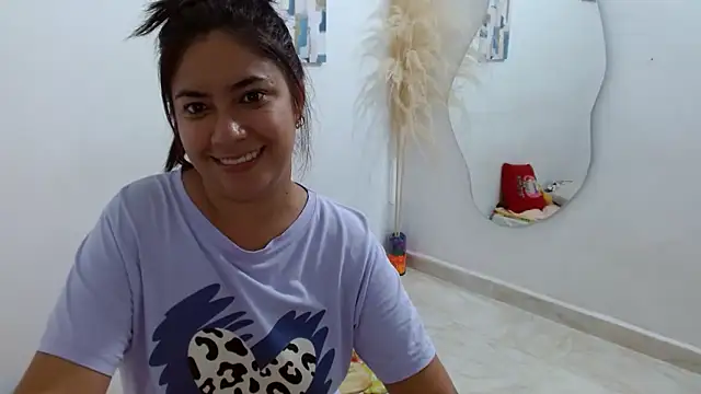 Mary Pompis online show from 23, 1, 2025