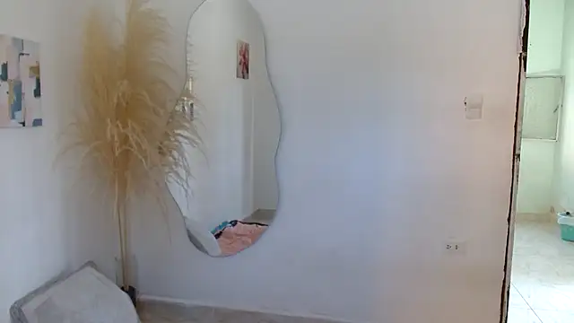 Mary Pompis online show from 18, 1, 2025