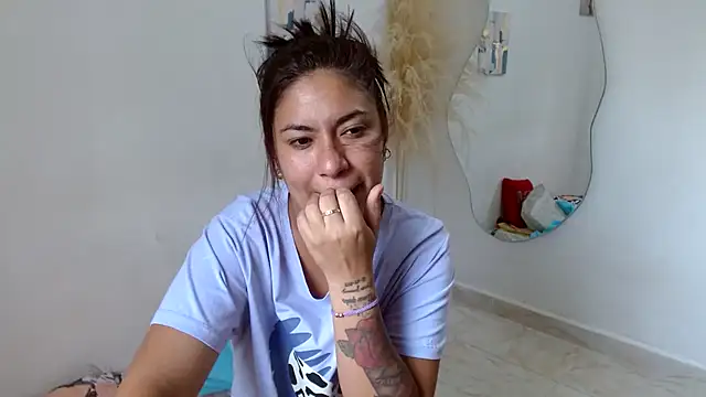 Mary Pompis online show from 23, 1, 2025
