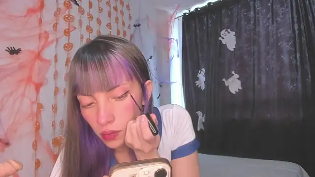 MiaGoth  online show from 2, 11, 2025