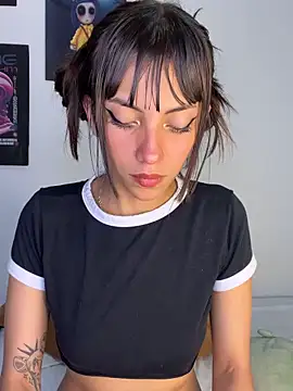Snapshot of MiaGoth_ chatting on 2, 6, 2026 MiaGoth online show from 2, 6, 2026