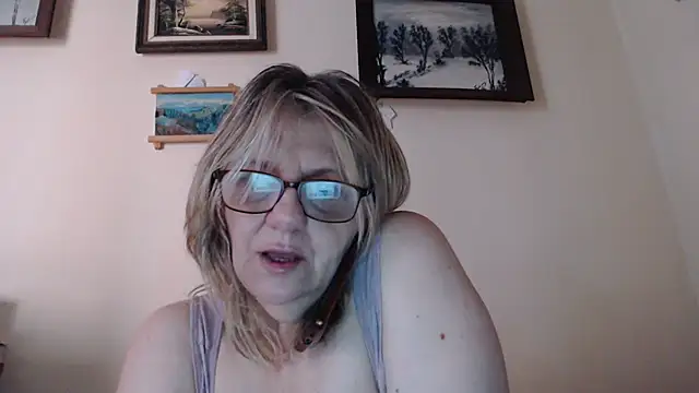Snapshot of sweet_cats_bg chatting on 5, 7, 2026 sweet cats bg online show from 5, 7, 2026