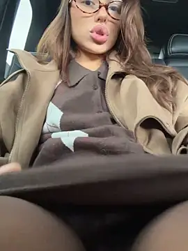 Snapshot of Leila_Brooklyn chatting on 26, 4, 2026 Leila Brooklyn online show from 26, 4, 2026