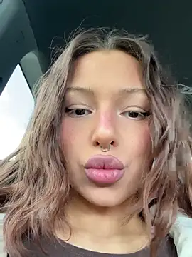 Snapshot of Leila_Brooklyn chatting on 24, 4, 2026 Leila Brooklyn online show from 24, 4, 2026