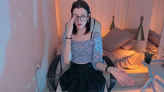 Lil Melanie  online show from 9, 12, 2024