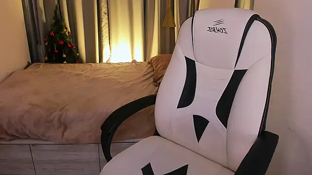 Lil Melanie  online show from 24, 12, 2024