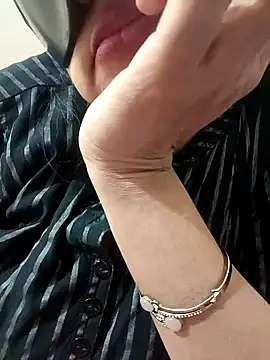 kaamuk shweta online show from 15, 12, 2025