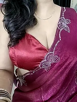 Snapshot of kaamuk_shweta chatting on 10, 7, 2026 kaamuk shweta online show from 10, 7, 2026