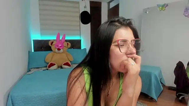 Snapshot of Luxxur69 chatting on 2, 12, 2025 Luxxur69 online show from 2, 12, 2025