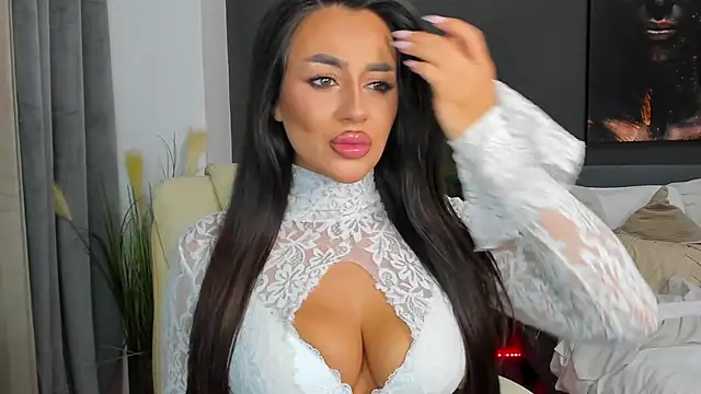 Snapshot of Sonia__Rey chatting on 2, 10, 2025 Sonia Rey online show from 2, 10, 2025