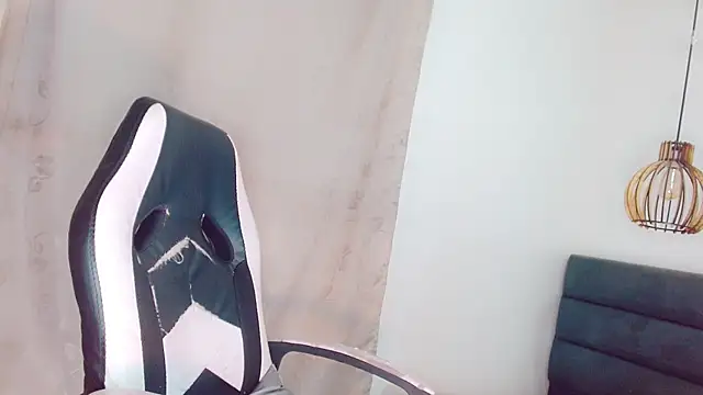 Oriana braom online show from 4, 3, 2025